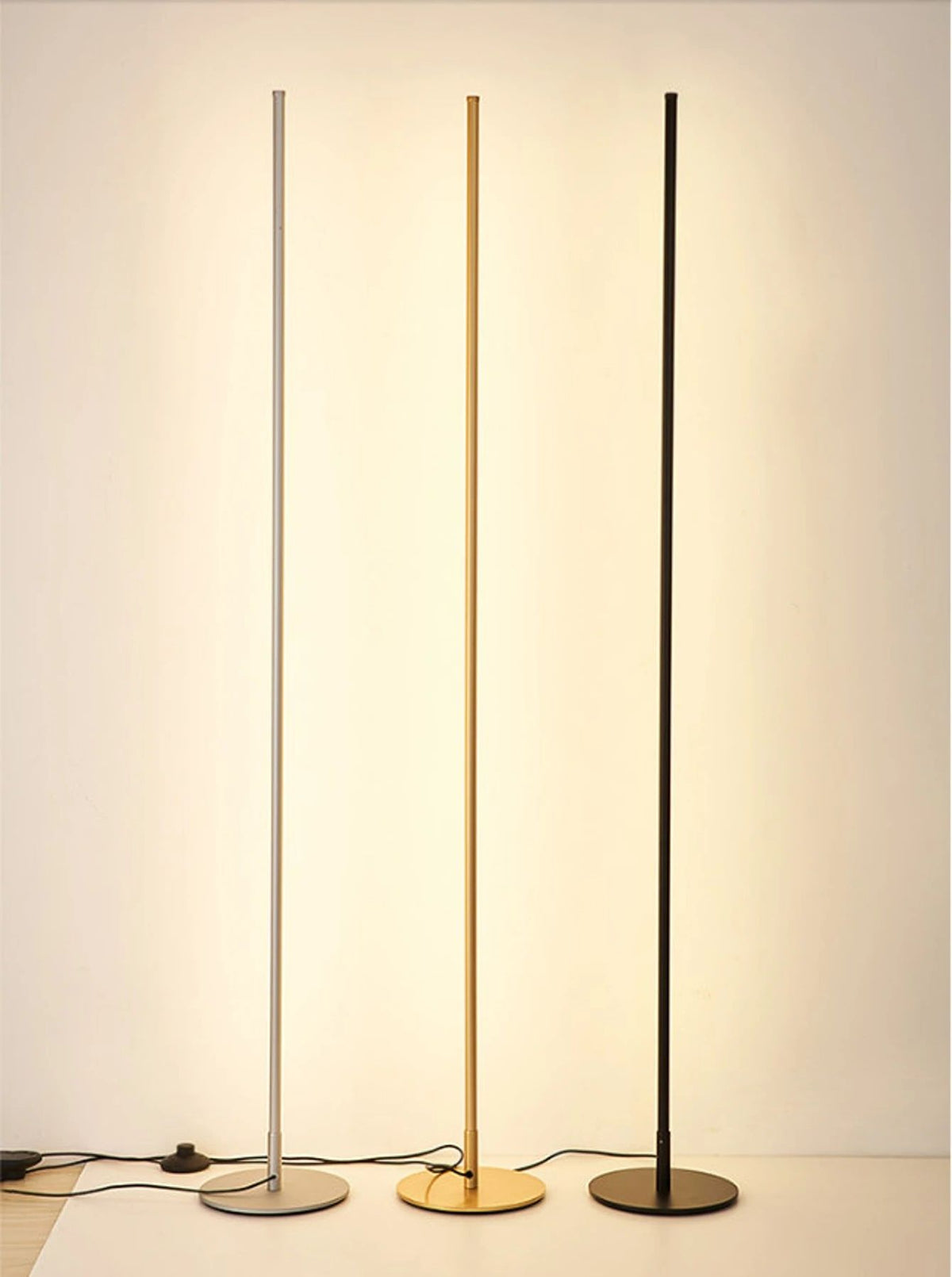 Lámpara de pie LED | Diseño minimalista moderno en color dorado