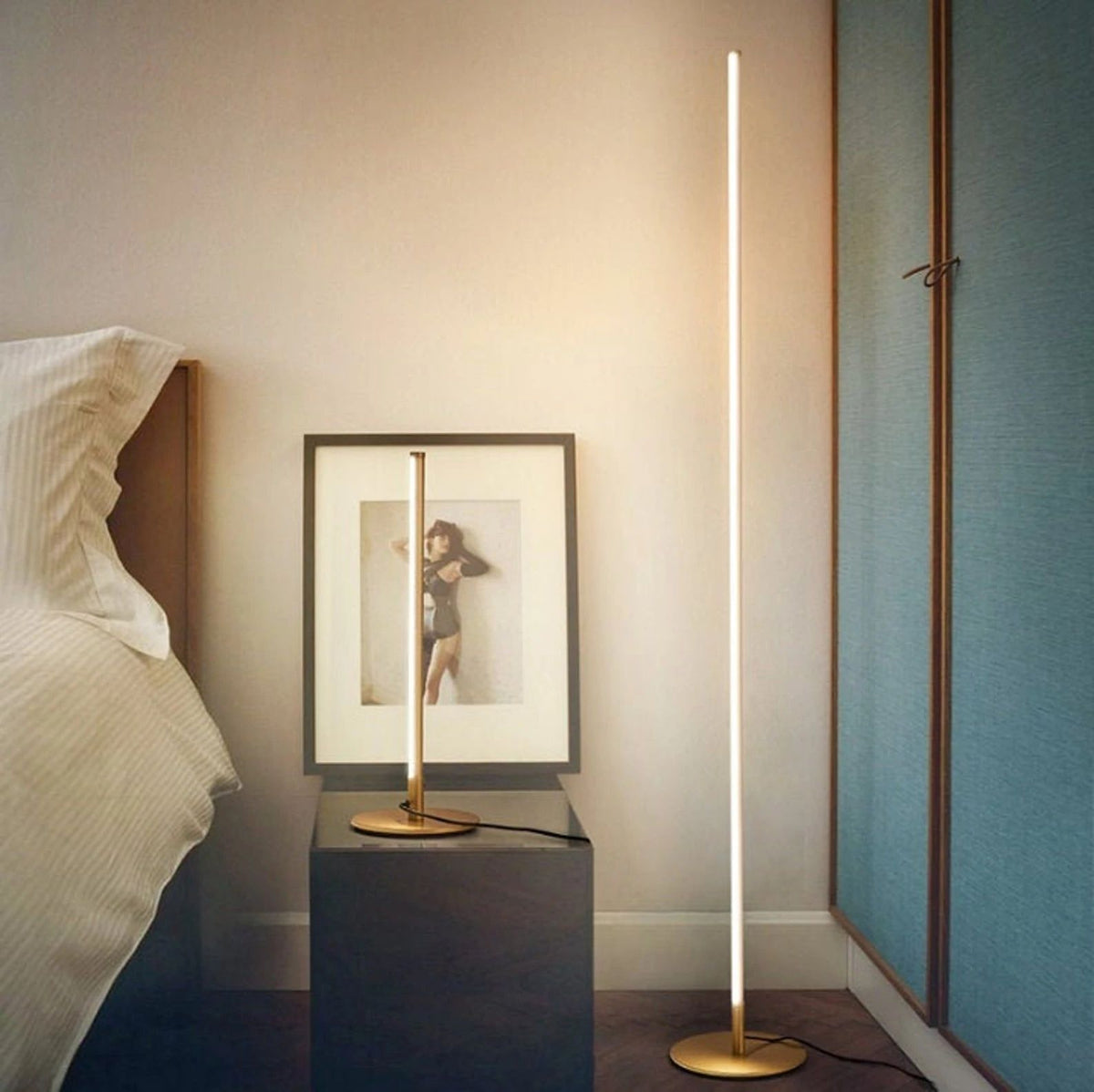 Lámpara de pie LED | Diseño minimalista moderno en color dorado