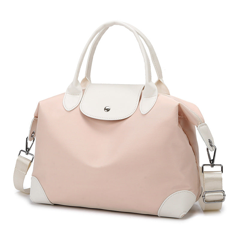 LuxeCarry Tote: Bolso de hombro chic y práctico