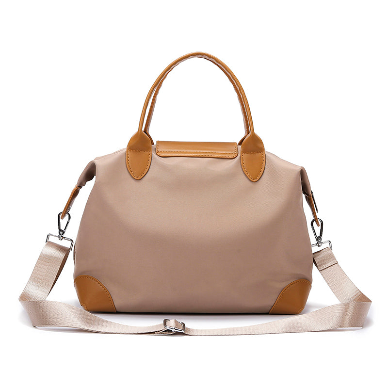 LuxeCarry Tote: Bolso de hombro chic y práctico