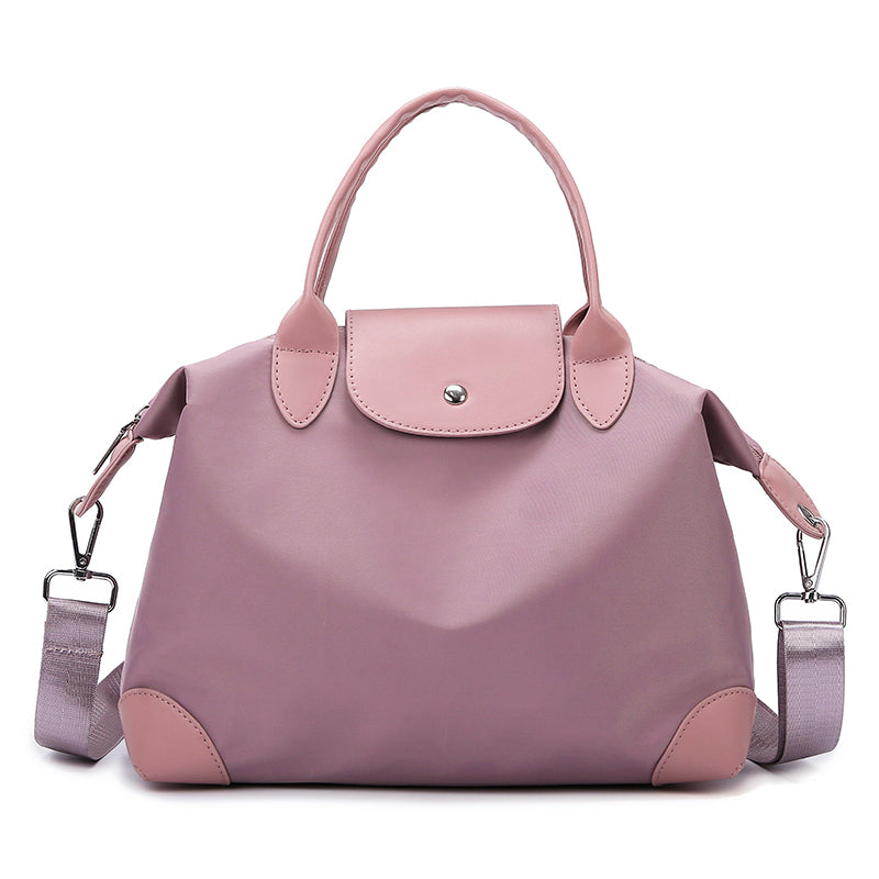 LuxeCarry Tote: Bolso de hombro chic y práctico