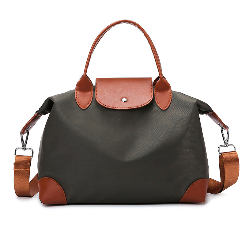 LuxeCarry Tote: Bolso de hombro chic y práctico