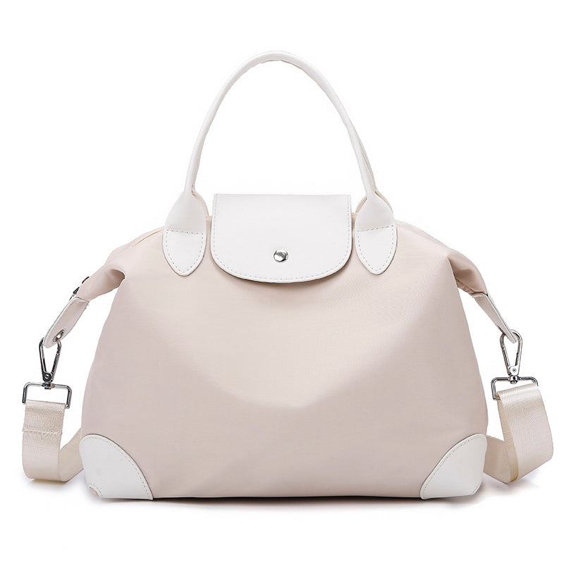LuxeCarry Tote: Bolso de hombro chic y práctico