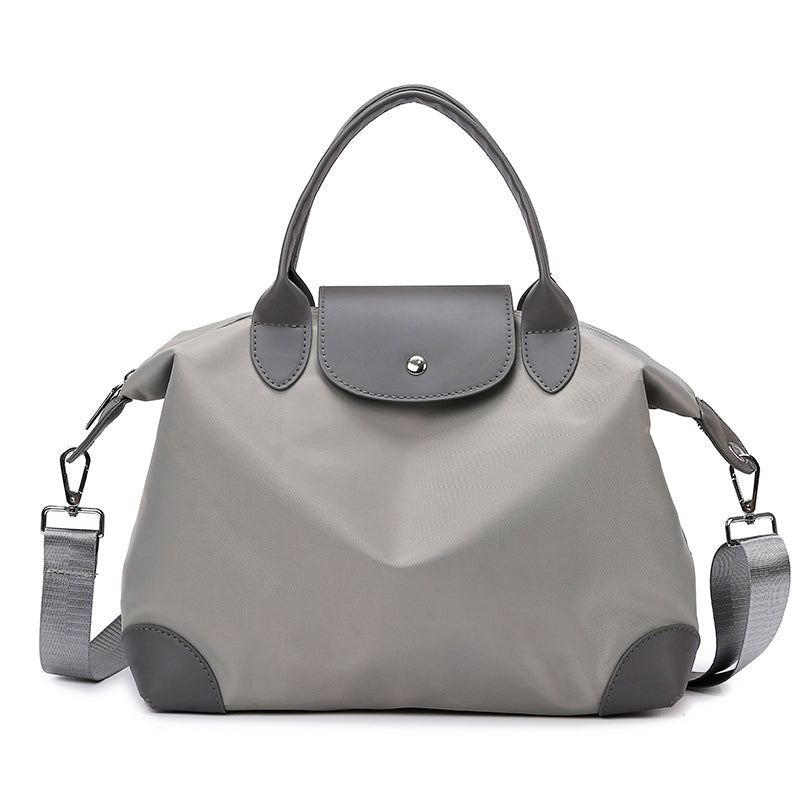 LuxeCarry Tote: Bolso de hombro chic y práctico