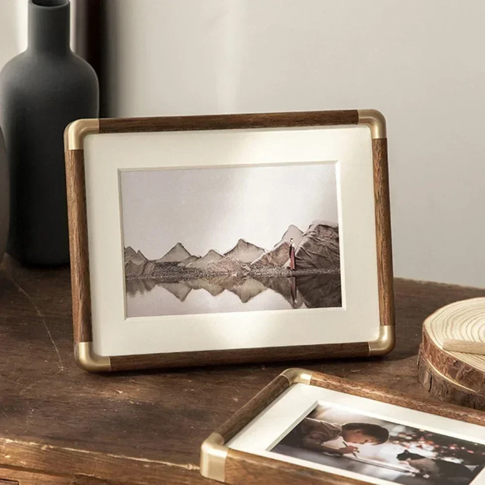 Marco de Fotos de Sobremesa Brooks | Diseño Vintage de Madera y Latón