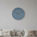 Reloj de pared minimalista escandinavo con agujas de madera y mecanismo silencioso
