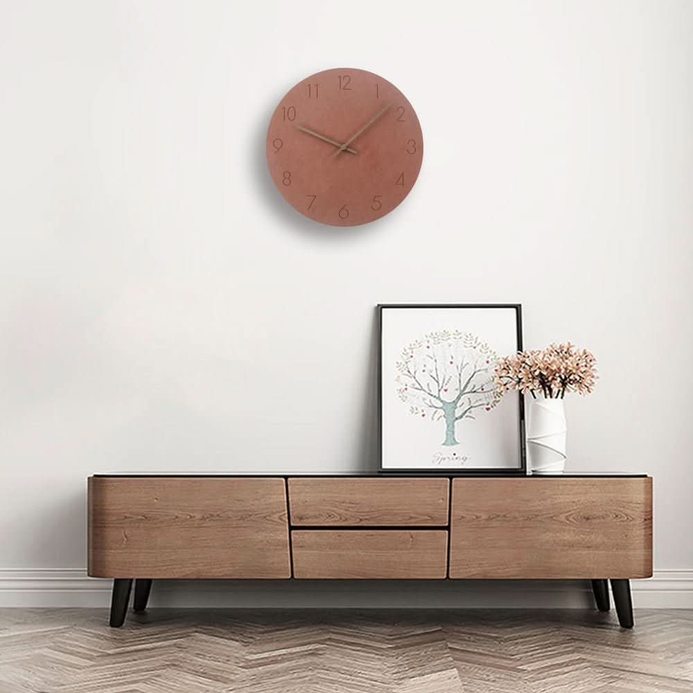 Reloj de pared minimalista escandinavo con agujas de madera y mecanismo silencioso
