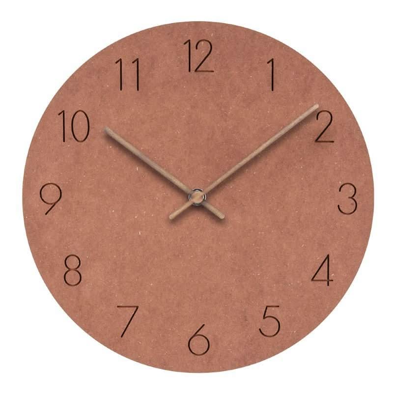 Reloj de pared minimalista escandinavo con agujas de madera y mecanismo silencioso