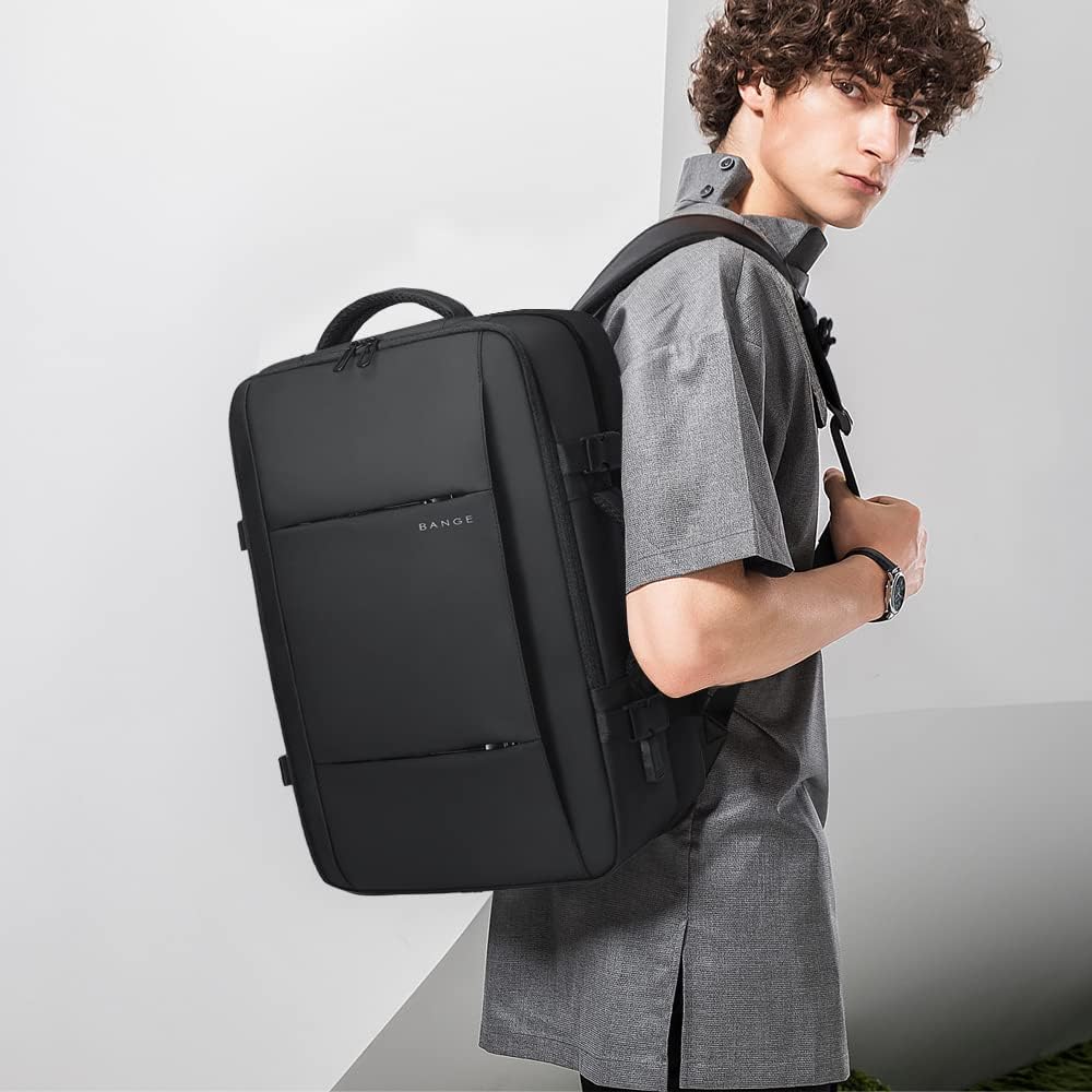 Mochila de viaje impermeable expandible 26–45 L con funda para portátil y opción de bolsa de deporte