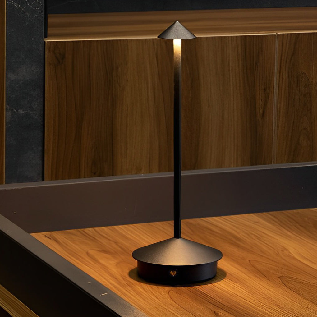 Pina Pro - Lámpara de mesa USB regulable con estilo