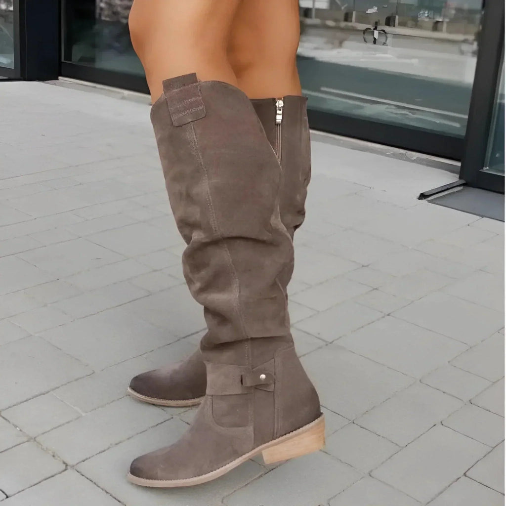 Botas de silueta elegante para mujer: ajuste estructurado para el día y la noche