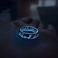 Anillo con escritura rúnica de fantasía que brilla en la oscuridad, hipoalergénico sin níquel, anillo de moda que absorb