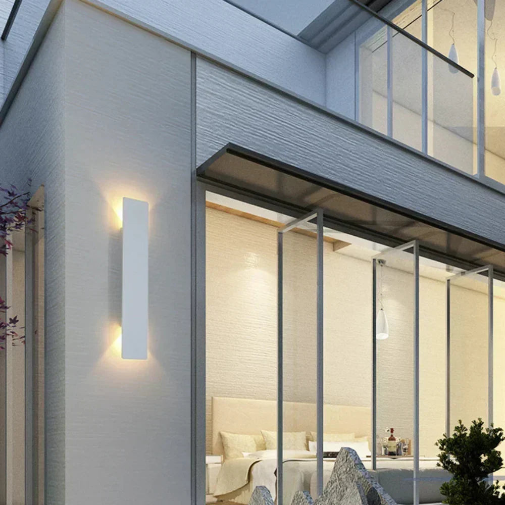 Aplique exterior LED de aluminio impermeable con iluminación arriba-abajo