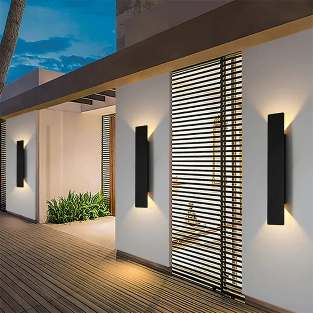 Aplique exterior LED de aluminio impermeable con iluminación arriba-abajo