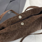 Bolso tote de hombro de ante texturizado de lujo