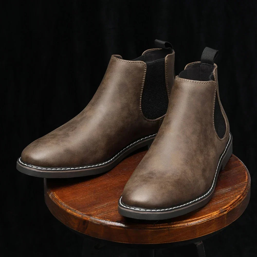 Botines Chelsea de hombre con paneles elásticos laterales y tirador trasero, suela con costuras contrastadas, 3 colores 