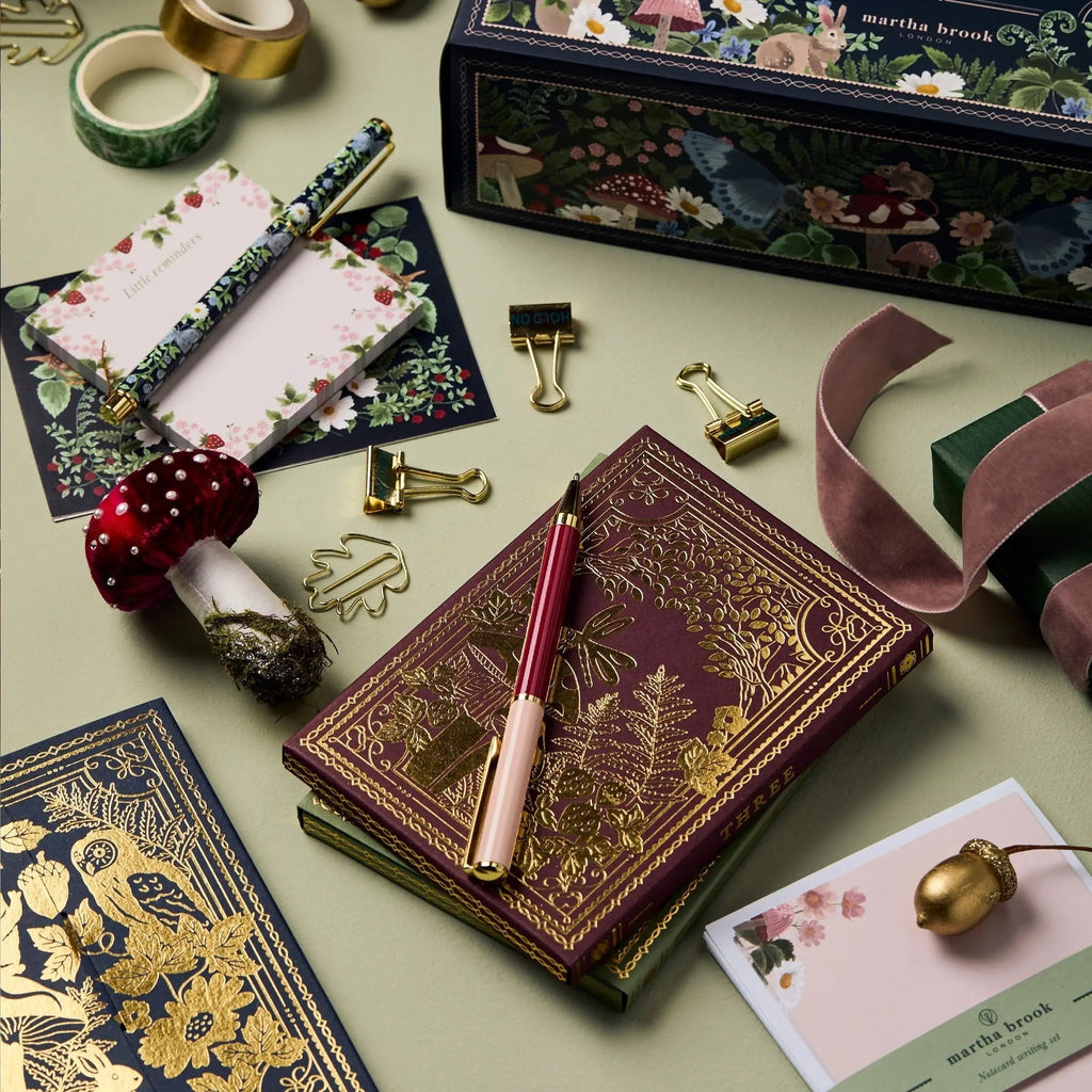 Calendario de adviento navideño con 24 herramientas de escritura únicas para inspiración creativa