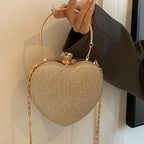 Clutch de noche glamuroso con forma de corazón