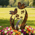 Estaca decorativa de jardín con silueta de pájaros y flores en hierro envejecido