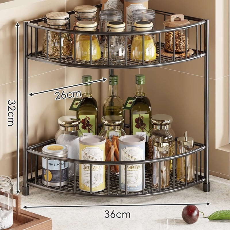 Estantería de esquina de tres niveles con barandillas elevadas y estantes de malla para cocina