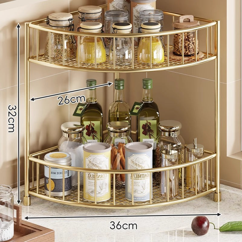 Estantería de esquina de tres niveles con barandillas elevadas y estantes de malla para cocina