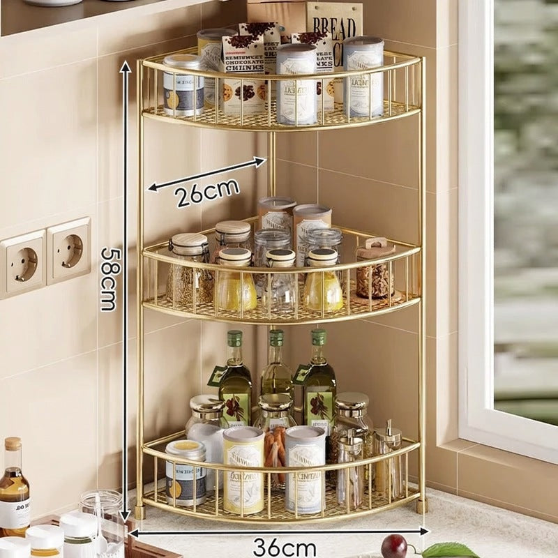 Estantería de esquina de tres niveles con barandillas elevadas y estantes de malla para cocina