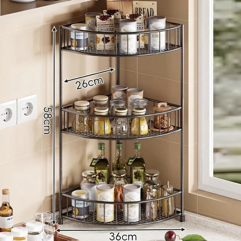 Estantería de esquina de tres niveles con barandillas elevadas y estantes de malla para cocina