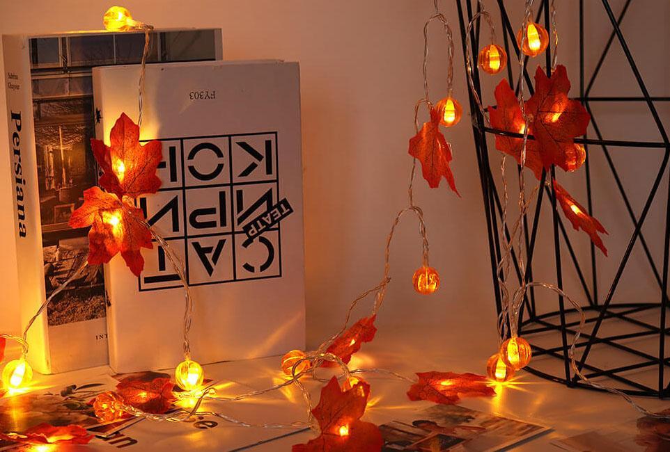 Guirnalda de luces LED con hojas de arce otoñales a pilas para decoración de Halloween, Acción de Gracias y dormitorio