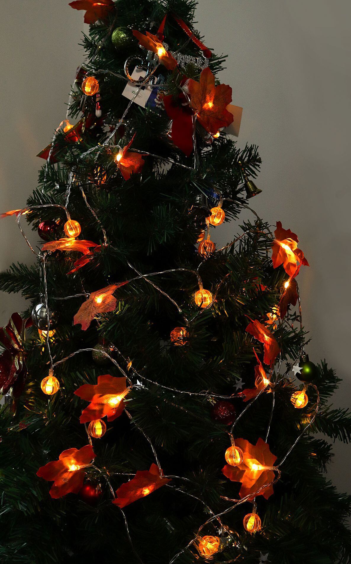 Guirnalda de luces LED con hojas de arce otoñales a pilas para decoración de Halloween, Acción de Gracias y dormitorio