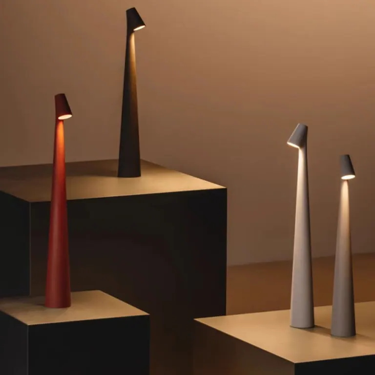 Lámpara de mesa inalámbrica LED de diseño nórdico minimalista