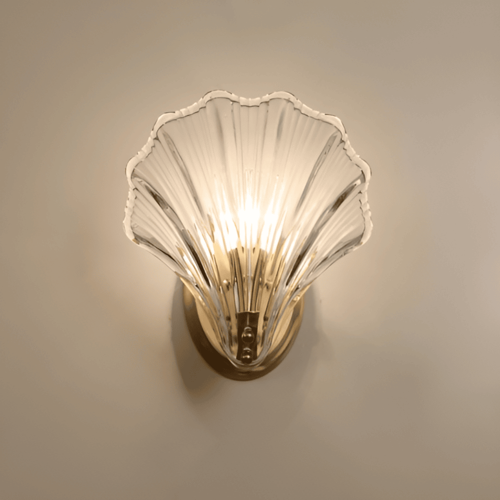Lámpara de pared con pantalla de cristal de diseño minimalista
