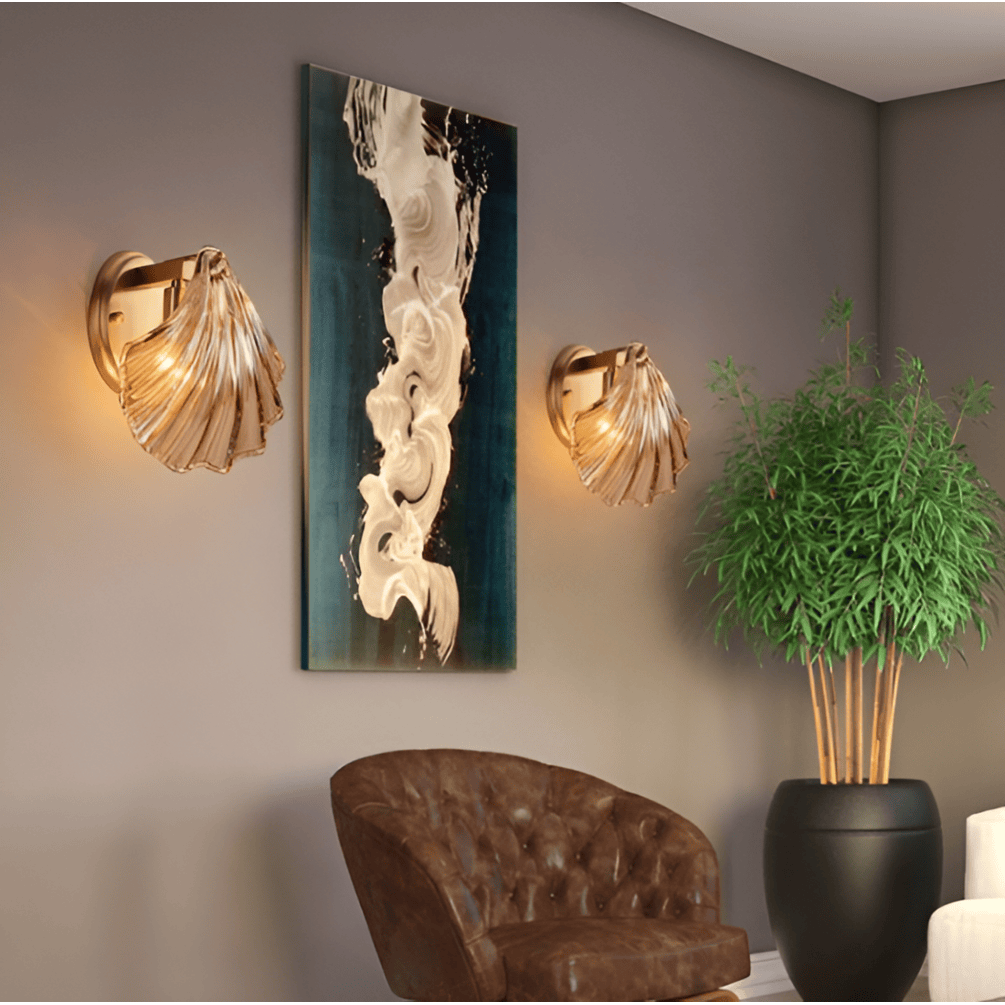 Lámpara de pared con pantalla de cristal de diseño minimalista