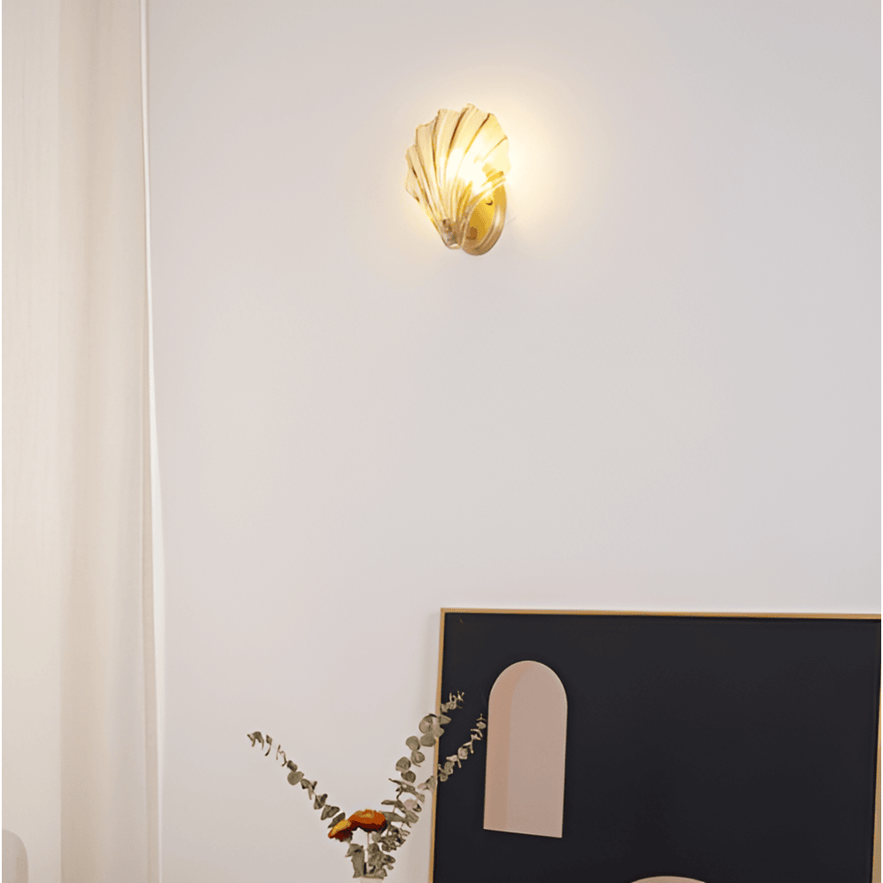 Lámpara de pared con pantalla de cristal de diseño minimalista