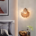 Lámpara de pared con pantalla de cristal de diseño minimalista