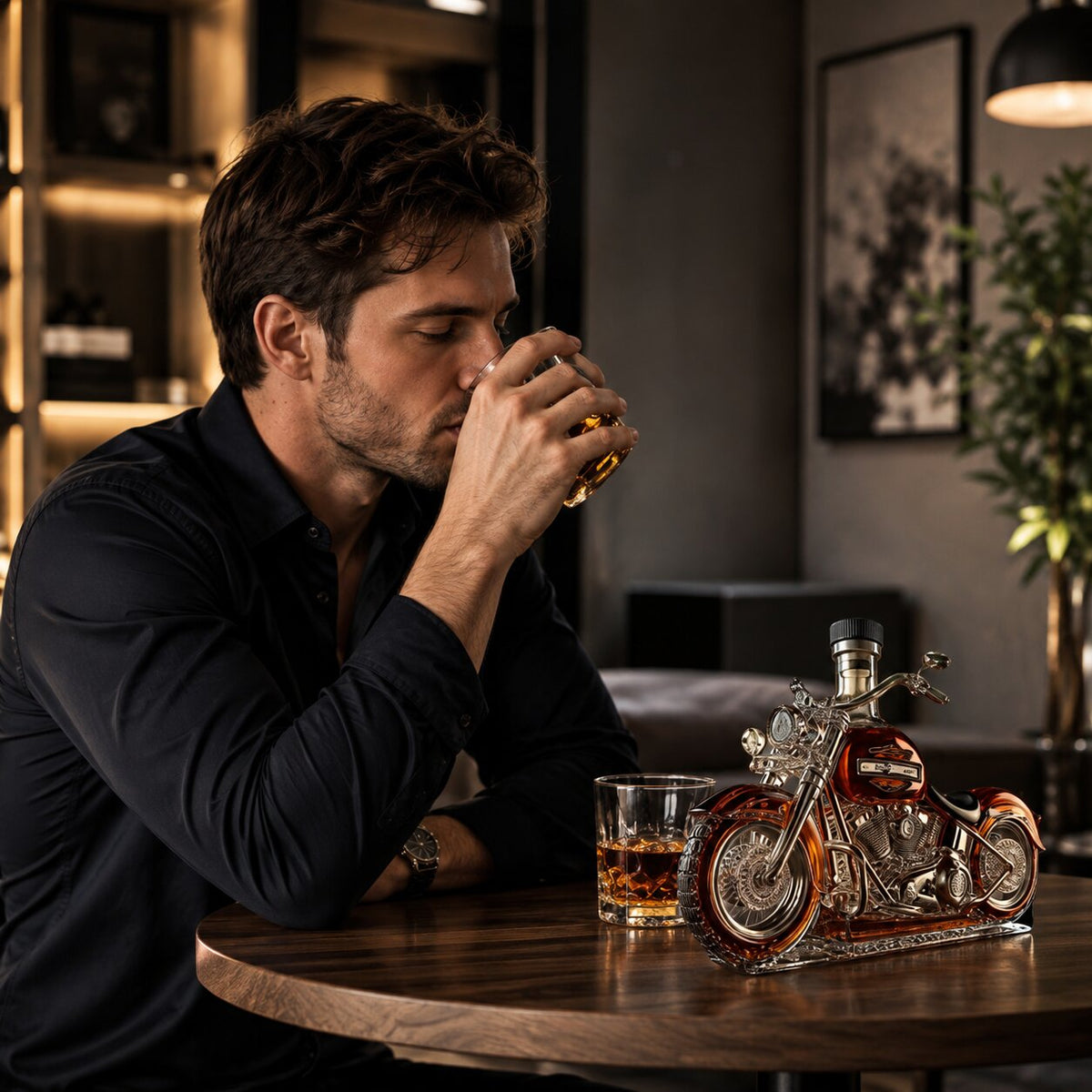 Licorera de whisky con forma de moto | DrehFass