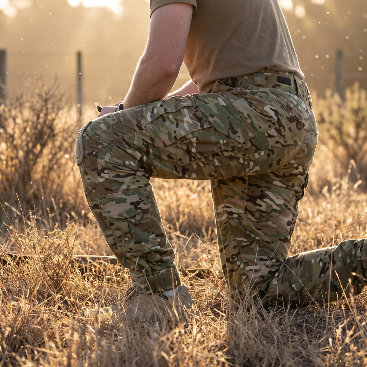 Pantalones tácticos de combate para hombre con rodillas reforzadas y camuflaje