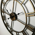 Reloj de pared de hierro con números romanos diseño silencioso