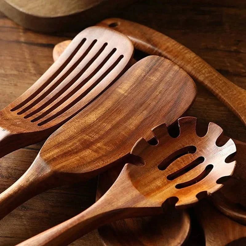Set de 10 utensilios de cocina de teca natural