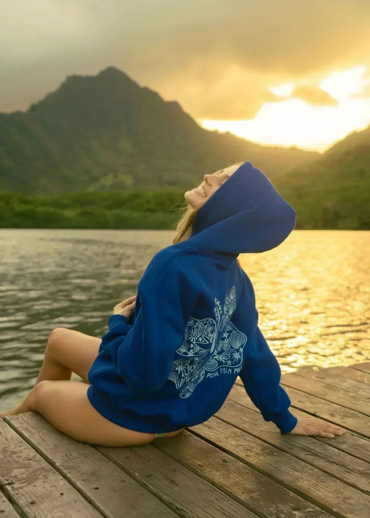 Sudadera oversize con estampado tropical - Ropa urbana cómoda