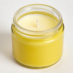 Tiendalodama Lemongrass Soy Candle — Tarro amarillo brillante con diseño minimalista