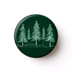 Vela de soja Pine Forest de Tiendalodama — Tarro verde oscuro con motivo de pino