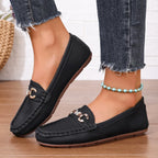 Mocasines elegantes para mujer con detalle de cadena de cristal