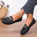 Mocasines elegantes para mujer con detalle de cadena de cristal