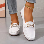 Mocasines elegantes para mujer con detalle de cadena de cristal