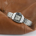 Reloj cuadrado para mujer con números romanos