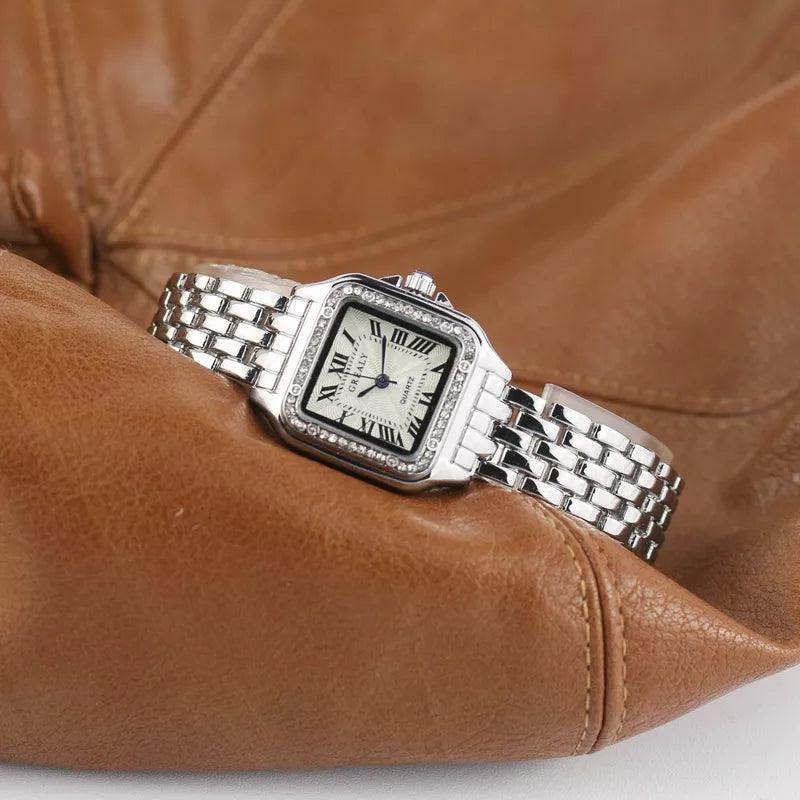 Reloj cuadrado para mujer con números romanos