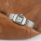 Reloj cuadrado para mujer con números romanos