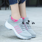 Zapatillas deportivas cómodas y con buen soporte para mujer, ideales para usar todo el día.
