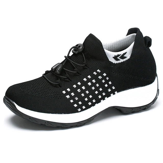 Zapatillas deportivas cómodas y con buen soporte para mujer, ideales para usar todo el día.